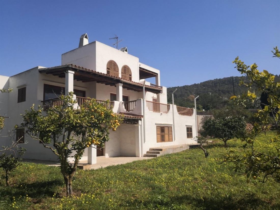Villa van 500m2 gebouwd in Can Furnet - Ibiza te koop