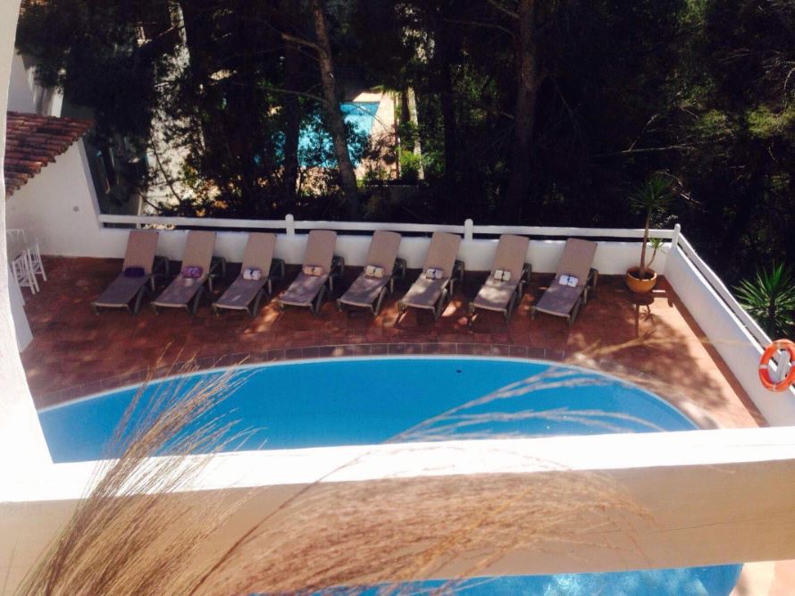 Ruime rustieke villa met zwembad en garage nabij Santa Eulalia