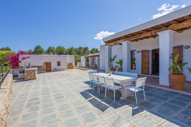 Prachtige villa van 300 m2 gelegen in het dorp San Rafael