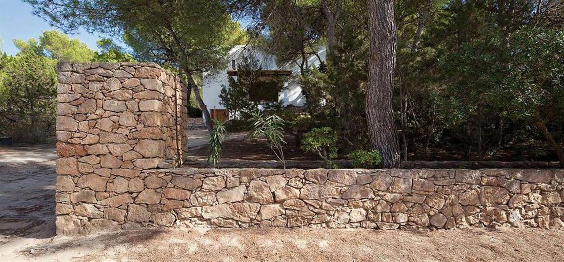 Prachtig gerenoveerde villa te koop in Formentera met mooi uitzicht op zee