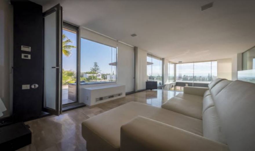 Dit prachtige huis met 4 slaapkamers te koop in Sa Carroca -Ibiza