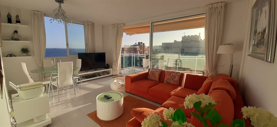 Penthouse met 2 tweepersoonskamers aan de kust in Playa den Bossa