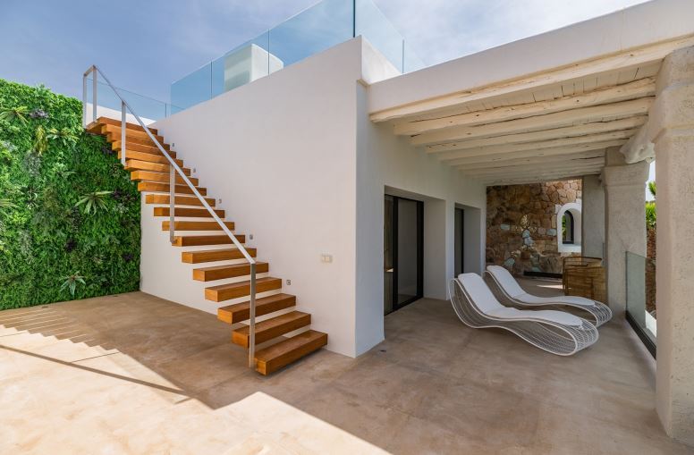 Exclusieve villa in Cala Jondal op Ibiza met geweldig uitzicht