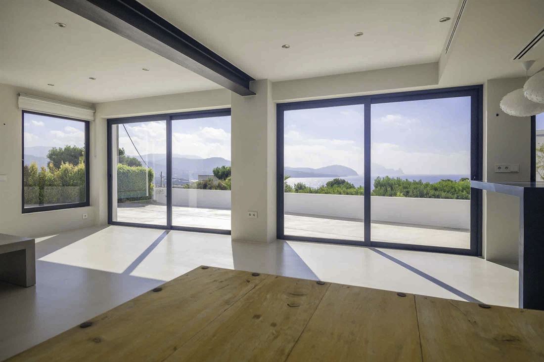 Moderne villa in Cala Codolar met fantastisch uitzicht op zee