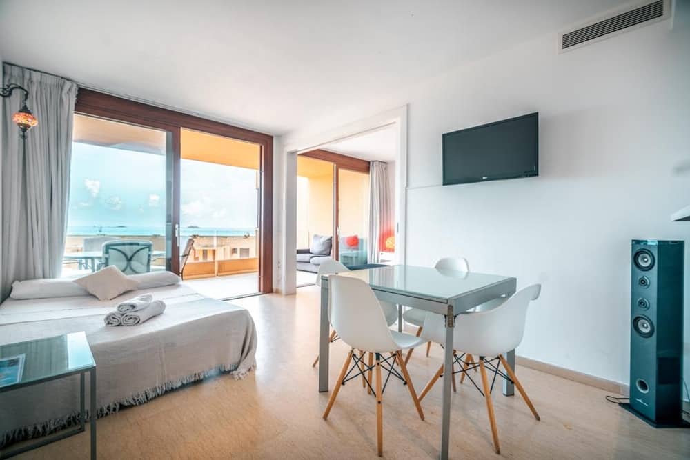 Modern appartement in het hart van Playa D'en Bossa te koop