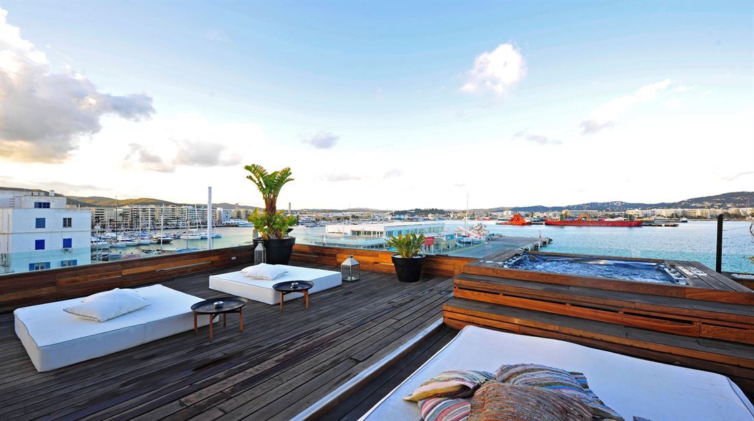 Groot appartement en dakterras in Ibiza-stad te koop