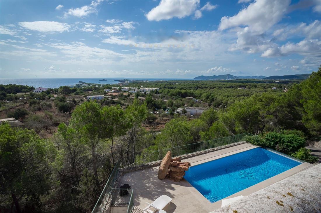 Villa met zeer mooi zeezicht in Cala Llenya te koop
