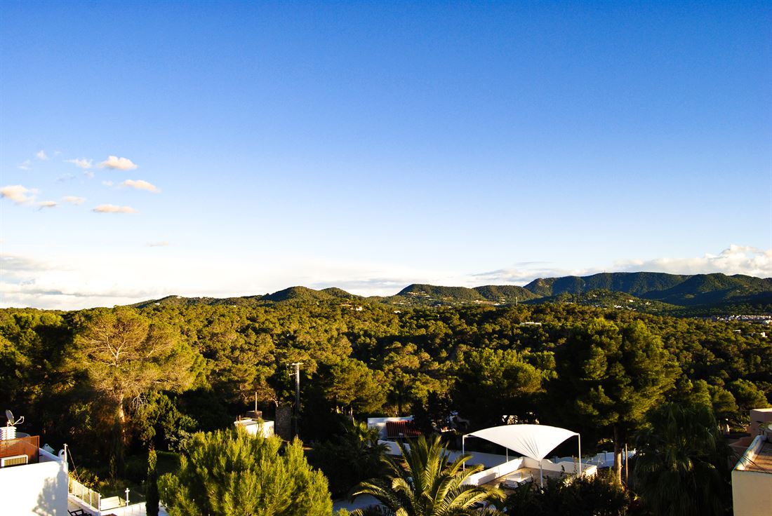 Gloednieuw gebouwde villa met uitzicht op Es Vedra