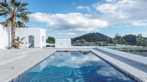 Gloednieuwe gerenoveerde villa in finca-stijl te koop in Can Furnet