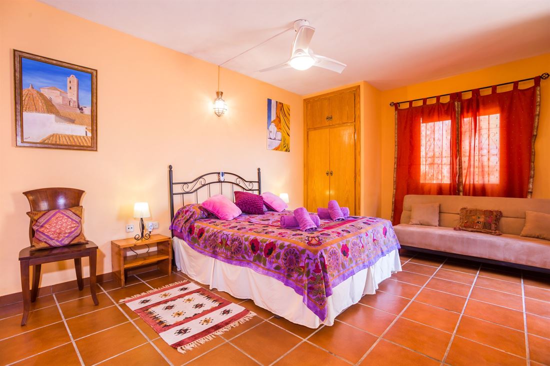 Villa met toeristische vergunning en panoramisch uitzicht tot aan de Salinas en Formentera