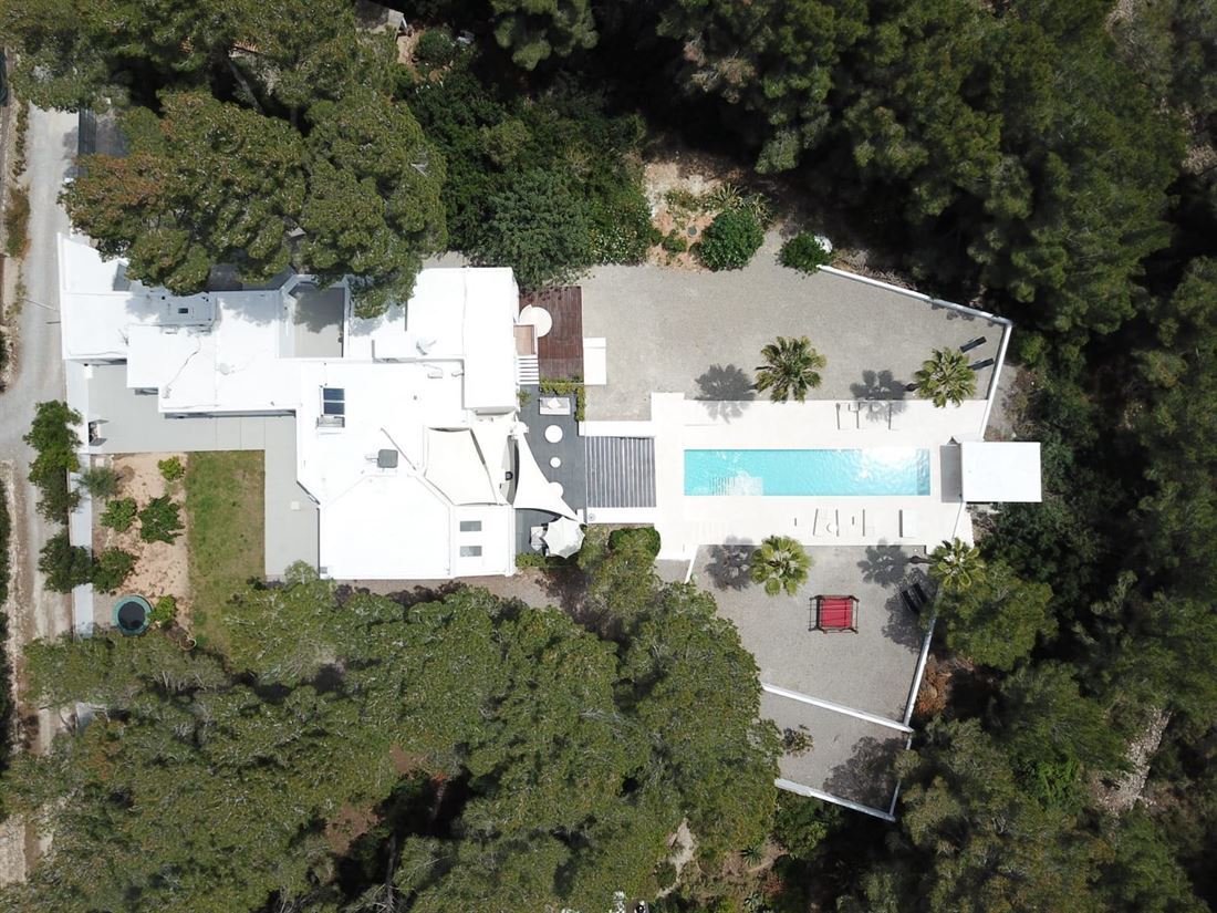 Moderne villa in Santa Gertrudis met groot zwembad