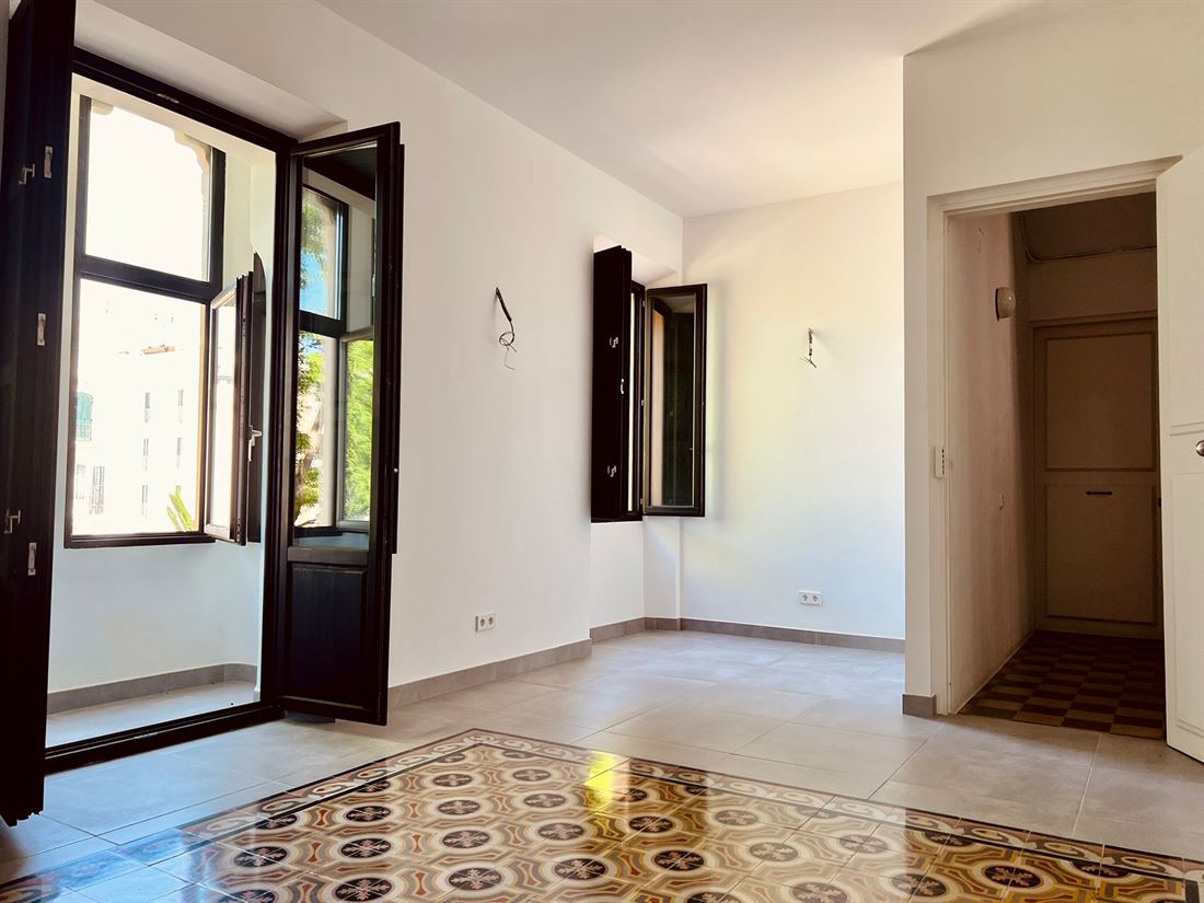 Geweldig appartement onlangs gerenoveerd in de Paseo Vara de Rey van Ibiza
