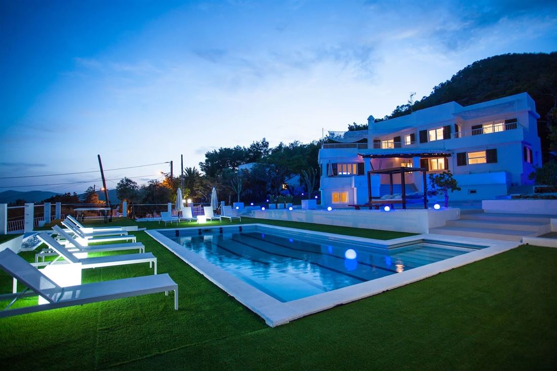Villa met zes slaapkamers in Cala Vadella met uitzicht op Es Vedrà en verhuurvergunning