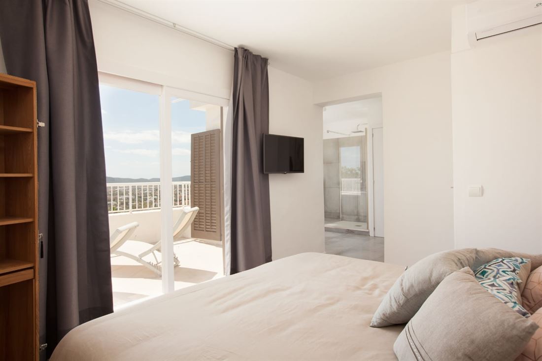 Villa met zes slaapkamers in Cala Vadella met uitzicht op Es Vedrà en verhuurvergunning