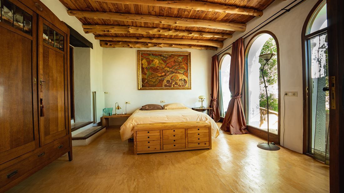 Koop een authentiek huis in Sa Carroca bij Ibiza met een adembenemend uitzicht
