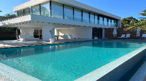 Luxe villa met toegang tot privéstrand in Vista Alegre