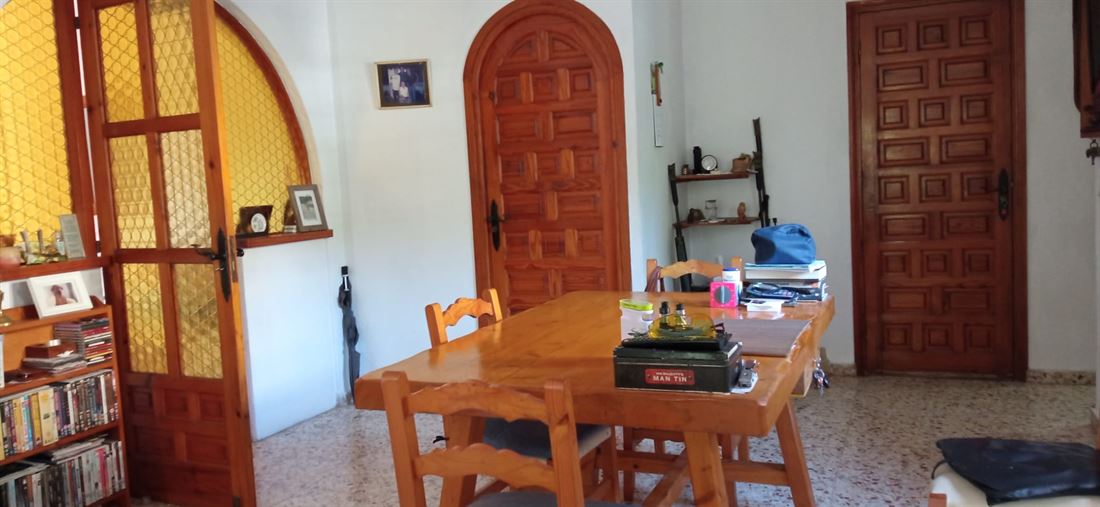 Vrijstaand traditioneel familiehuis te koop in Cala Llonga