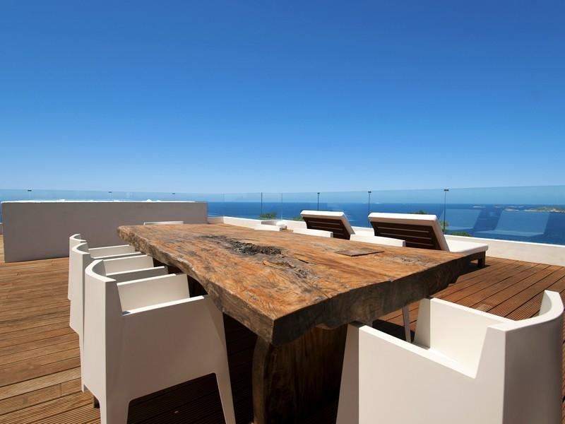 Luxe villa met prachtig zeezicht over Cala Moli met verhuurvergunning