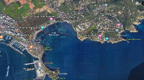 Perceel met project en licentie op de beste locatie aan de frontlinie van Ibiza met toegang
