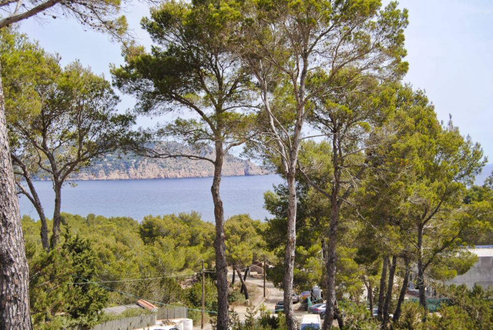 Perceel met licentie en fantastisch uitzicht op zee en het platteland op een heuveltop in Sant Carles