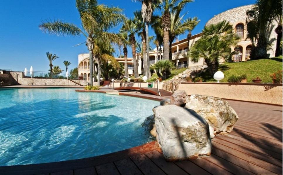 Luxe villa te koop in Jesus op Ibiza, het paleis van Ibzia