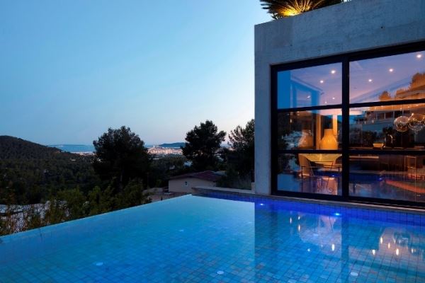 Luxe villa met 6 slaapkamers in Can Furnet