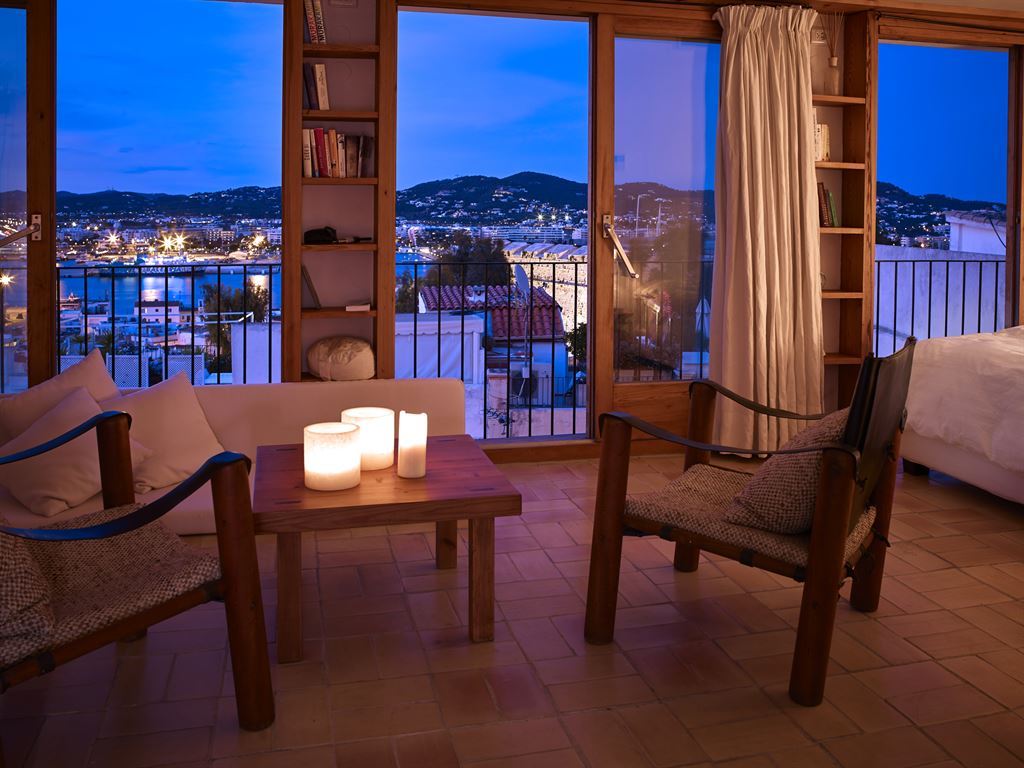 Huis in de oude stad met prachtig uitzicht op de haven van Ibiza