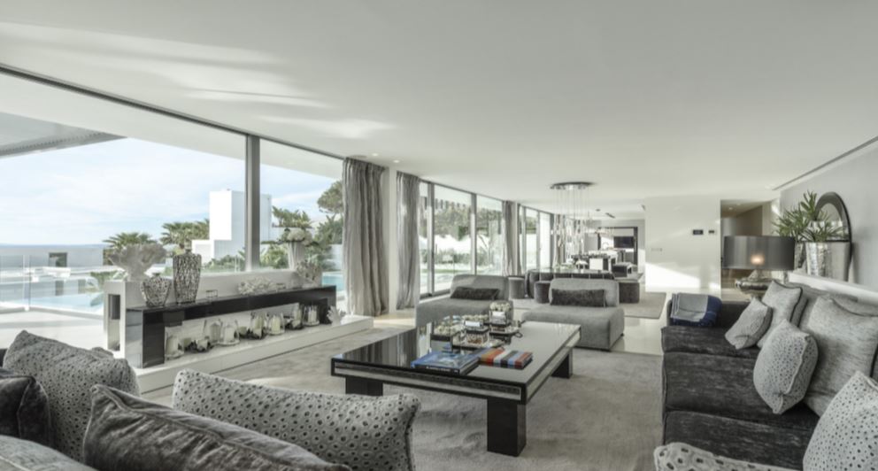 Moderne luxe villa te koop in Cap Martinet
