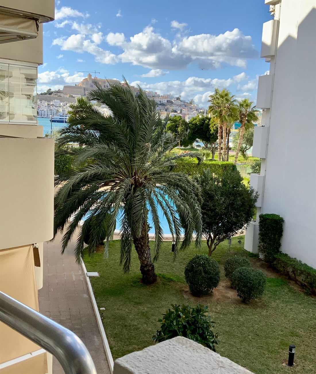 Appartement met twee slaapkamers in het jachthavengebied op Ibiza