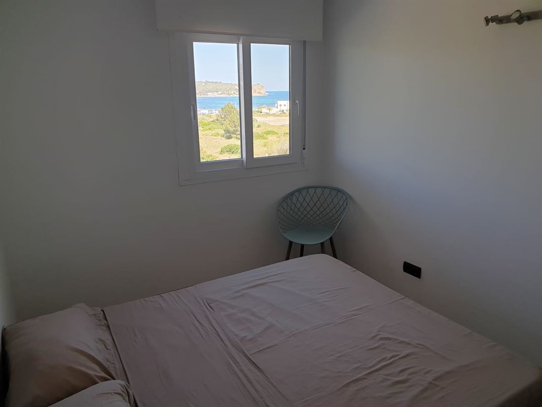 Modern luxe appartement met panoramisch uitzicht nabij Marina Botafoch en het strand van Talamanca