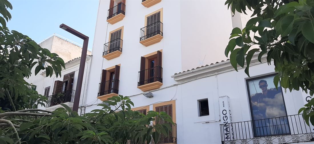 Fantastisch duplex -appartement van 150 m2 op de eerste regel van de haven van Ibiza