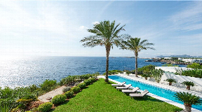 Exclusieve mediterrane villa met panoramisch zeezicht