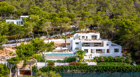 Mooie villa met 6 slaapkamers te koop in Es Cubells, Ibiza, Spanje