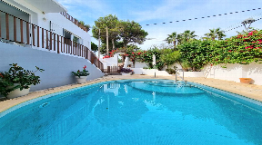 Prachtige villa in Siesta met zwembad te koop