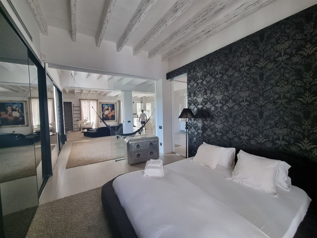 Drie unieke appartementen te koop in historisch gebouw op Ibiza met lift