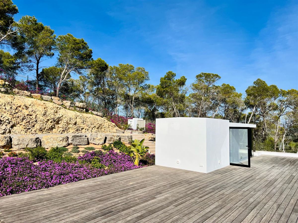 Prachtige nieuwe villa in aanbouw met uitzicht op zee