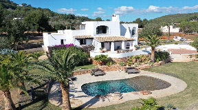 Spectaculaire Ibiza-finca te koop in Santa Eulalia