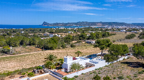 Prachtige Ibiza-villa in Sant Josep de sa Talaia te koop