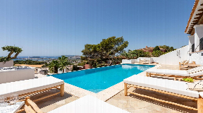 Exclusieve villa in Cap Martinet met een fantastisch uitzicht op zee