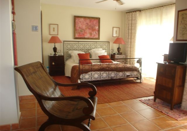 Mooie drie slaapkamer appartement in Marina Botafoch te koop