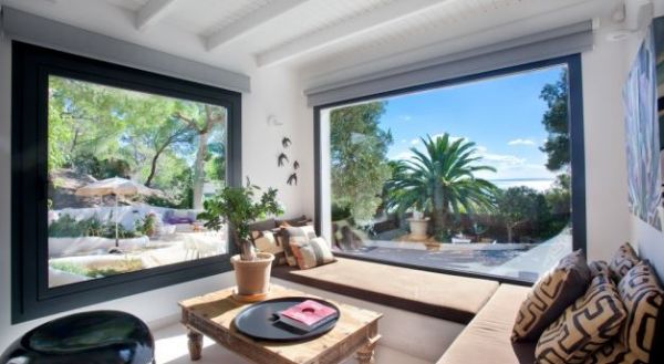Luxe villa met 4 slaapkamers te koop in Las Salinas