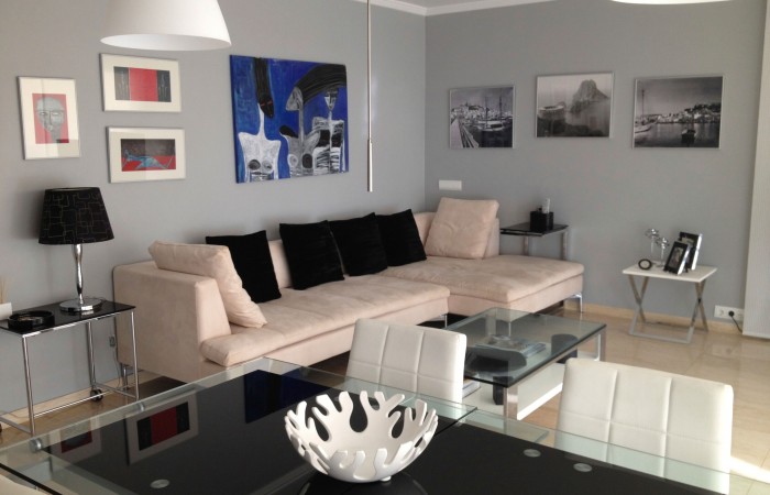 Drie-slaapkamer appartement in Marina Botafoch te koop